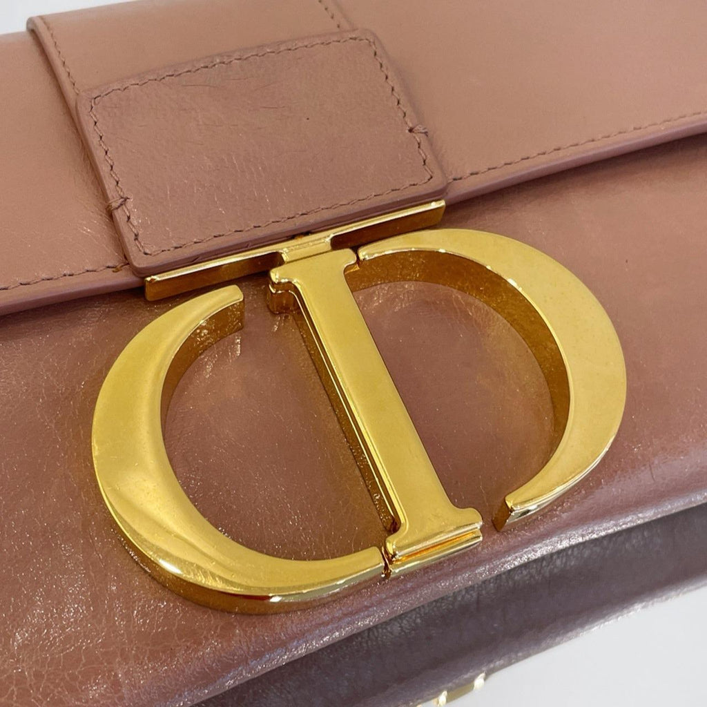 Dior CD Logo 30 Montaigne Chain strap clutch Leather